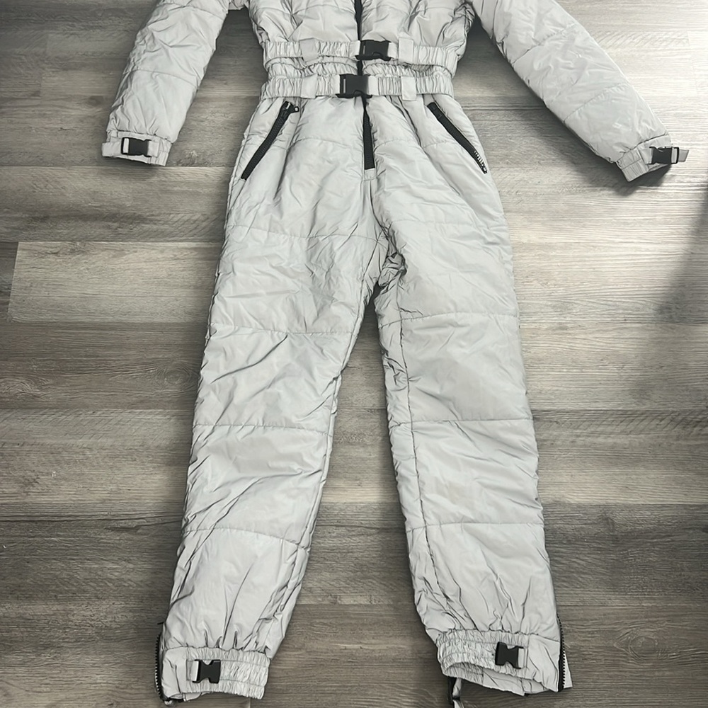 Snowsuit - Picture 3 of 9